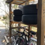 タイヤラック兼自転車置き場が完成しました