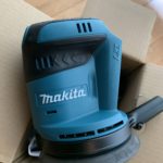 マキタ 18V 充電式ランダムオービットサンダ BO180DZで洗車が捗った件
