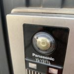 10年経ったインターホンレンズが紫外線で割れて見えなくなるも放置中